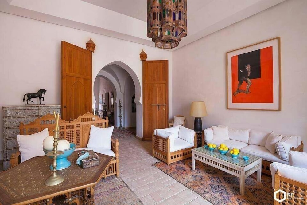 Palais Claudio Bravo 34/47