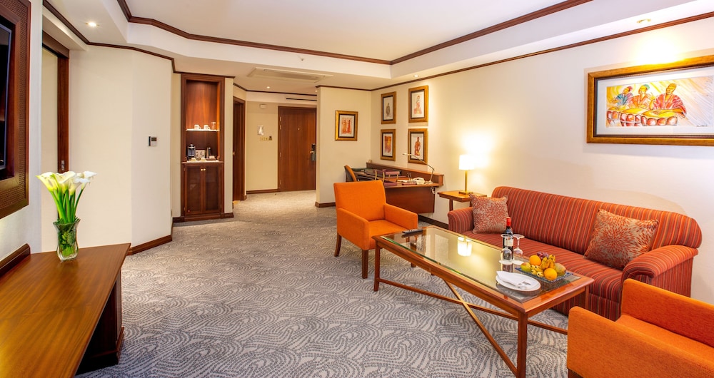Kampala Serena Hotel 38/60