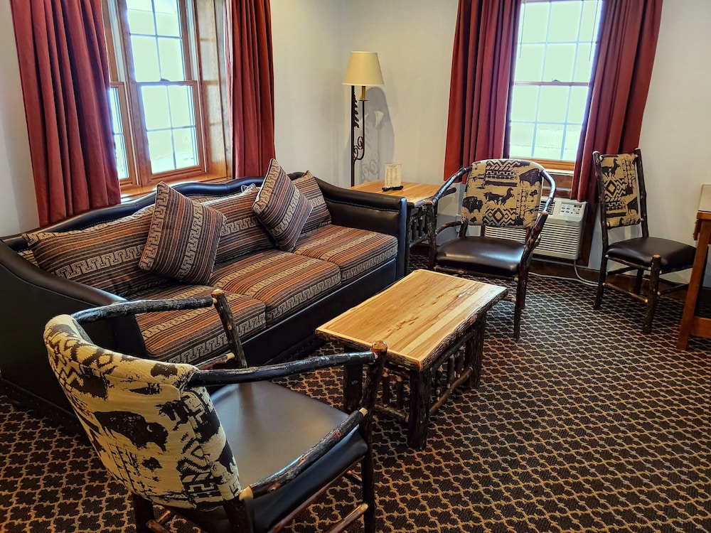 Parkway Inn 39/64