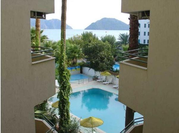 Amos Hotel 28/54