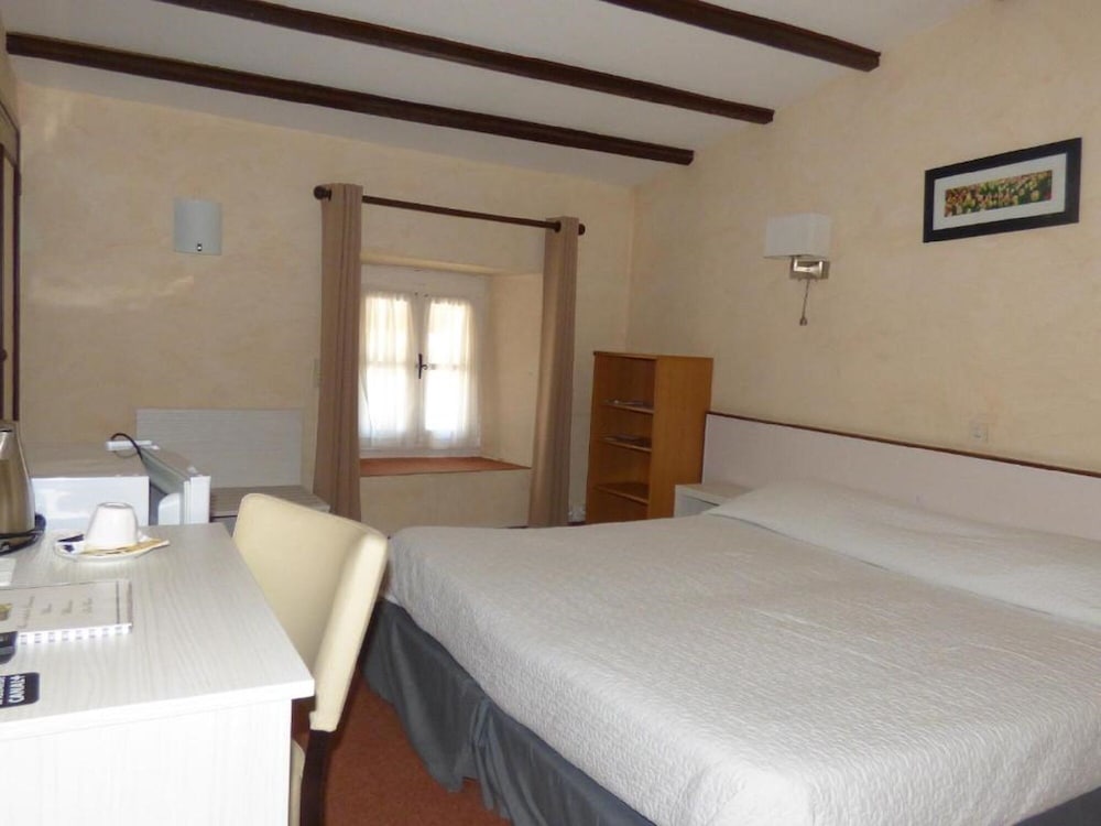 HOTEL DU CENTRE 8/32