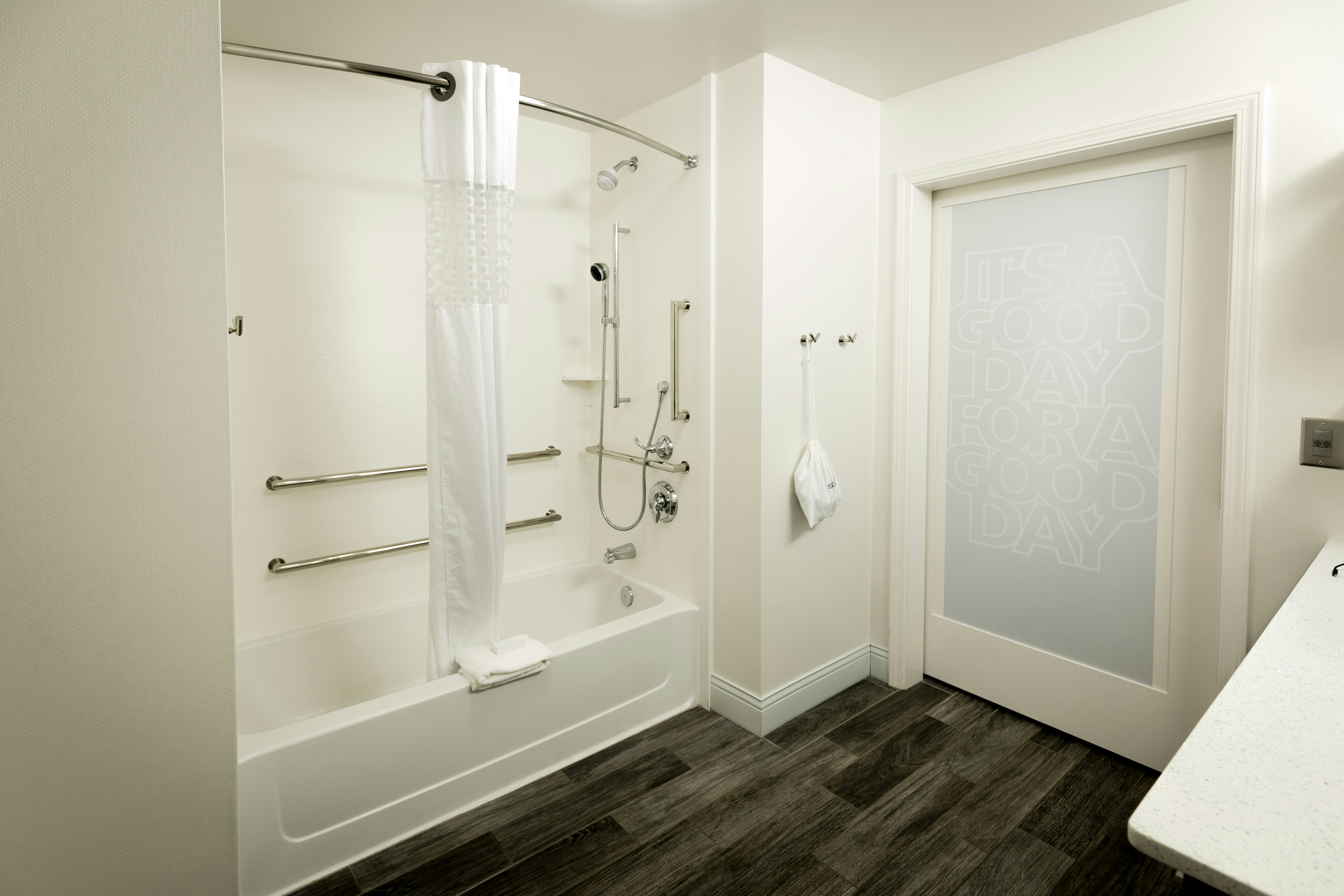 Hampton Inn Suites Dublin 49/50