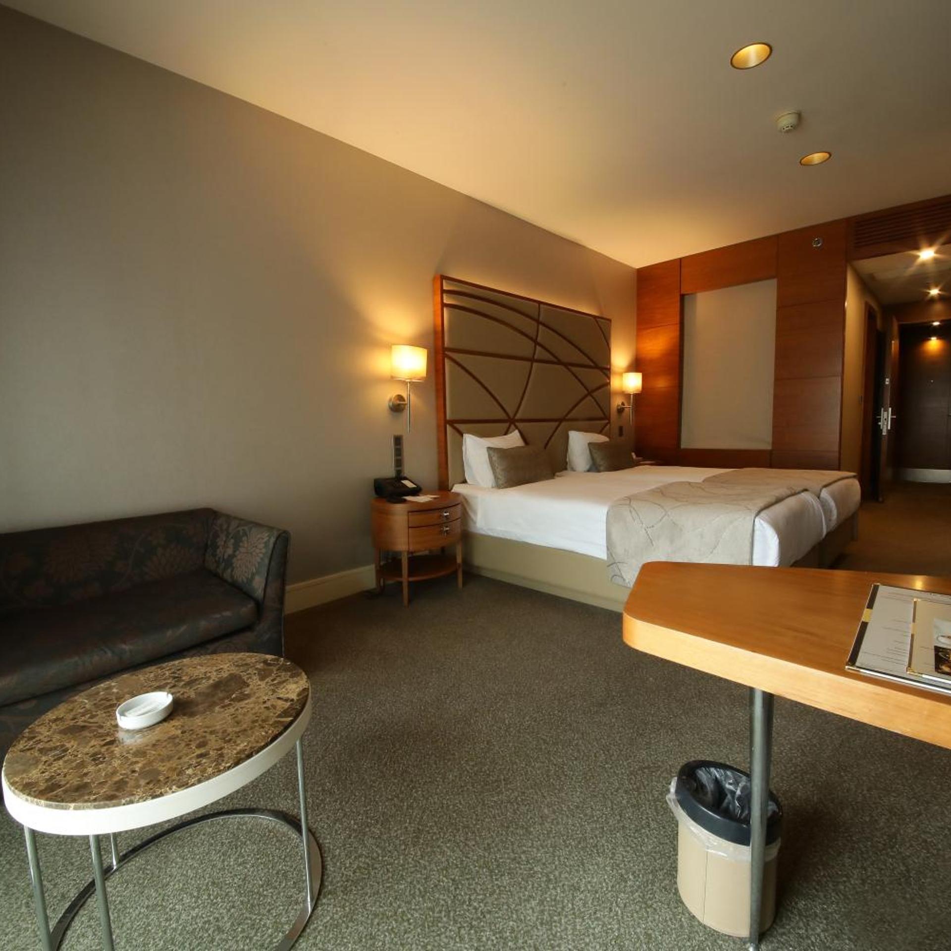 غرفة سوبيريور بسرير كينج بإطلالة جزئية على البحر، Cevahir Hotel Istanbul Asia 6/8