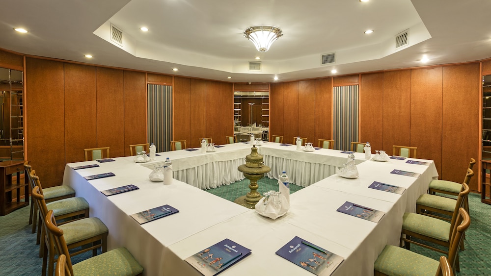 Ozkaymak Marina Hotel 88/98