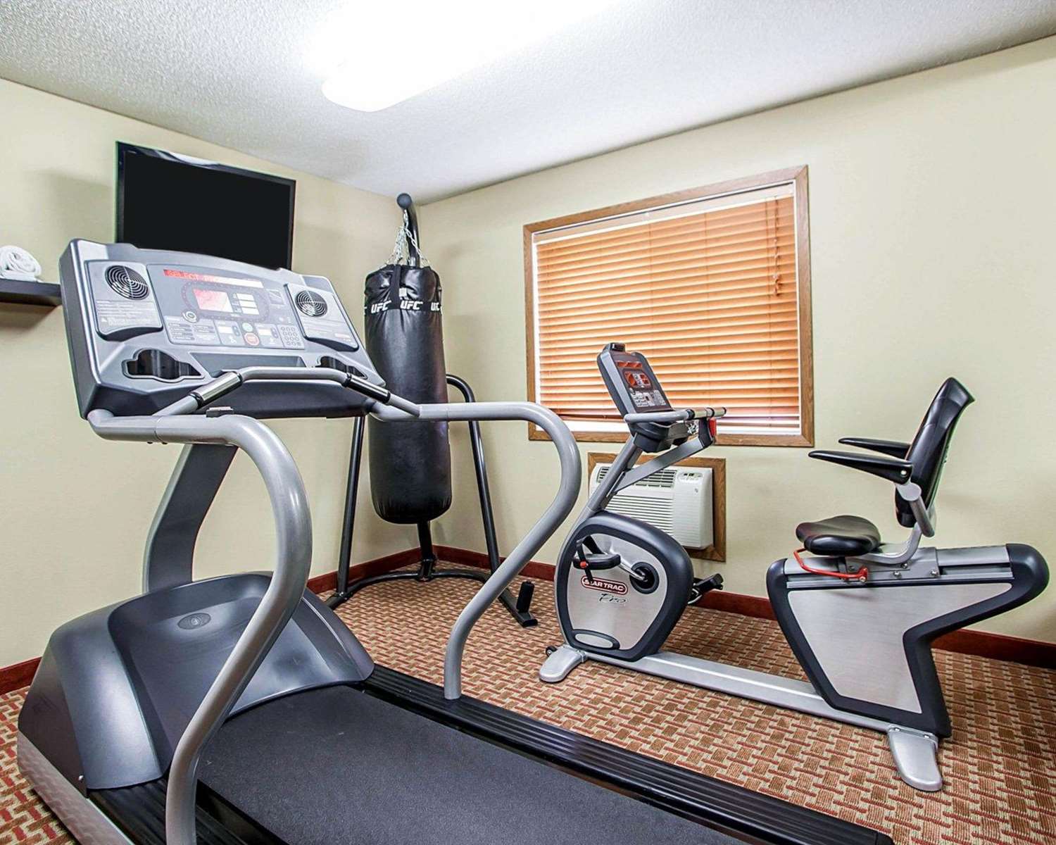 Quality Inn & Suites Davenport near I-80 18/24