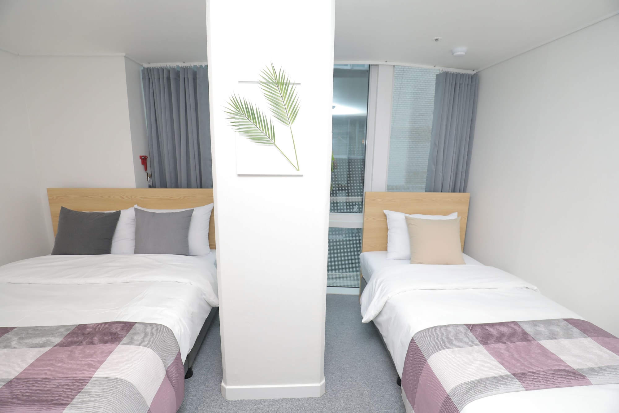 SUPERIOR, FAMILY, TWIN BEDS