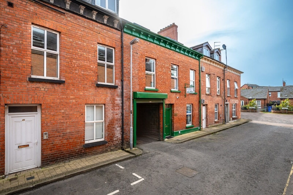 Chamberlain House 55/65