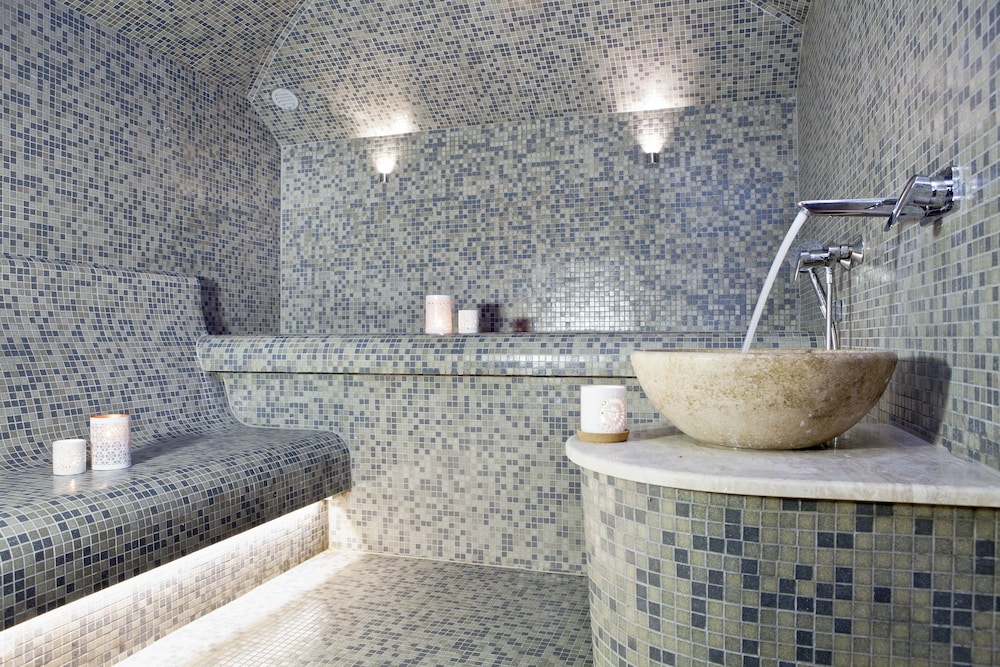 Kurshi Hotel And Spa 25/49