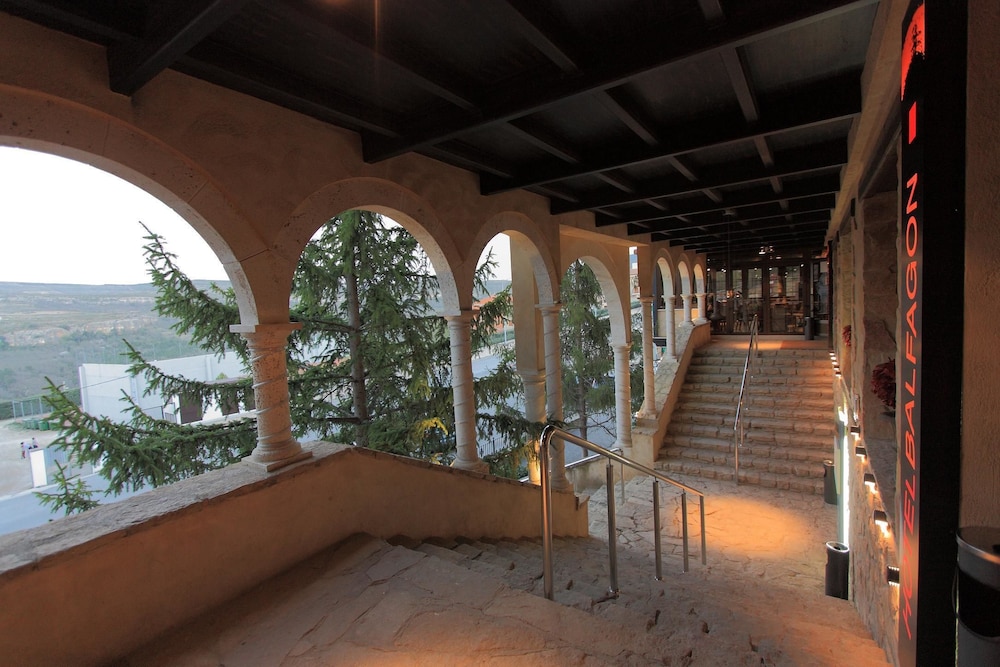 HOTEL & SPA BALFAGON 3/69