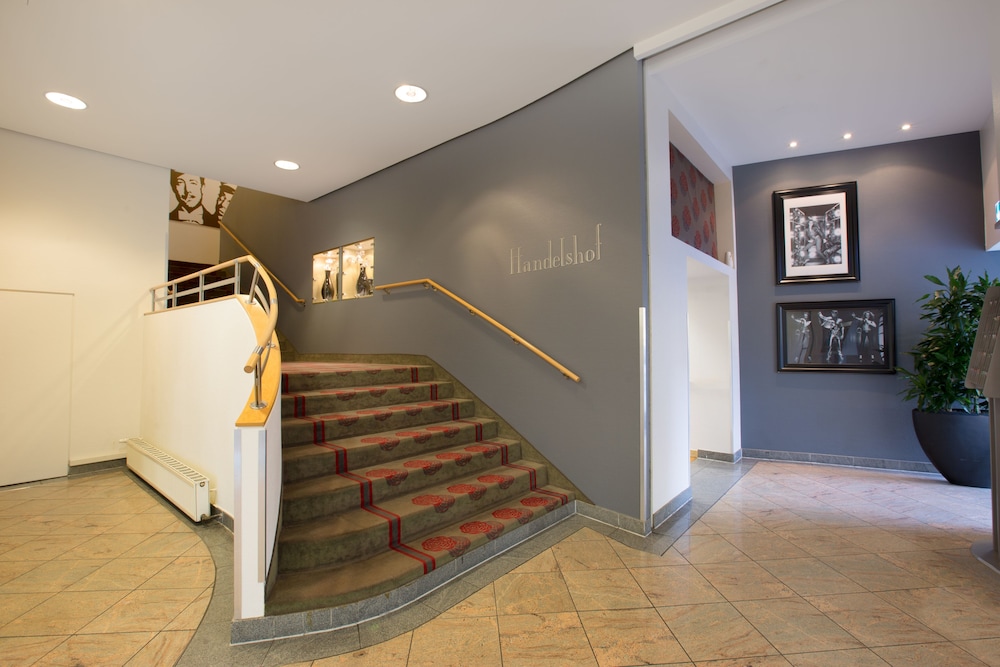 Garner Hotel Essen - Handelshof by IHG 48/85