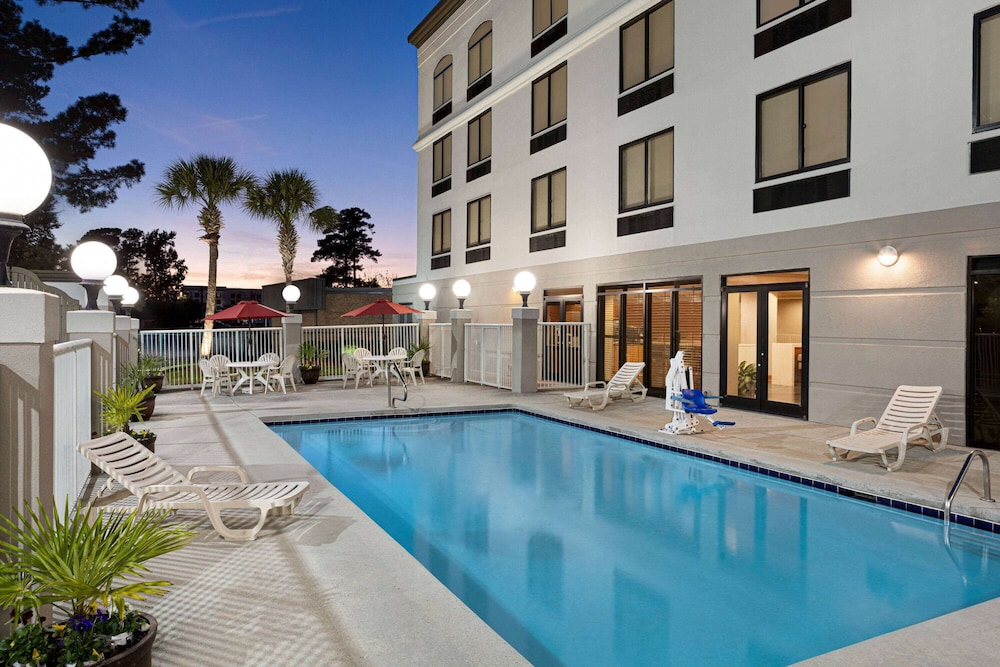 Wingate By Wyndham Wilmington 1/56