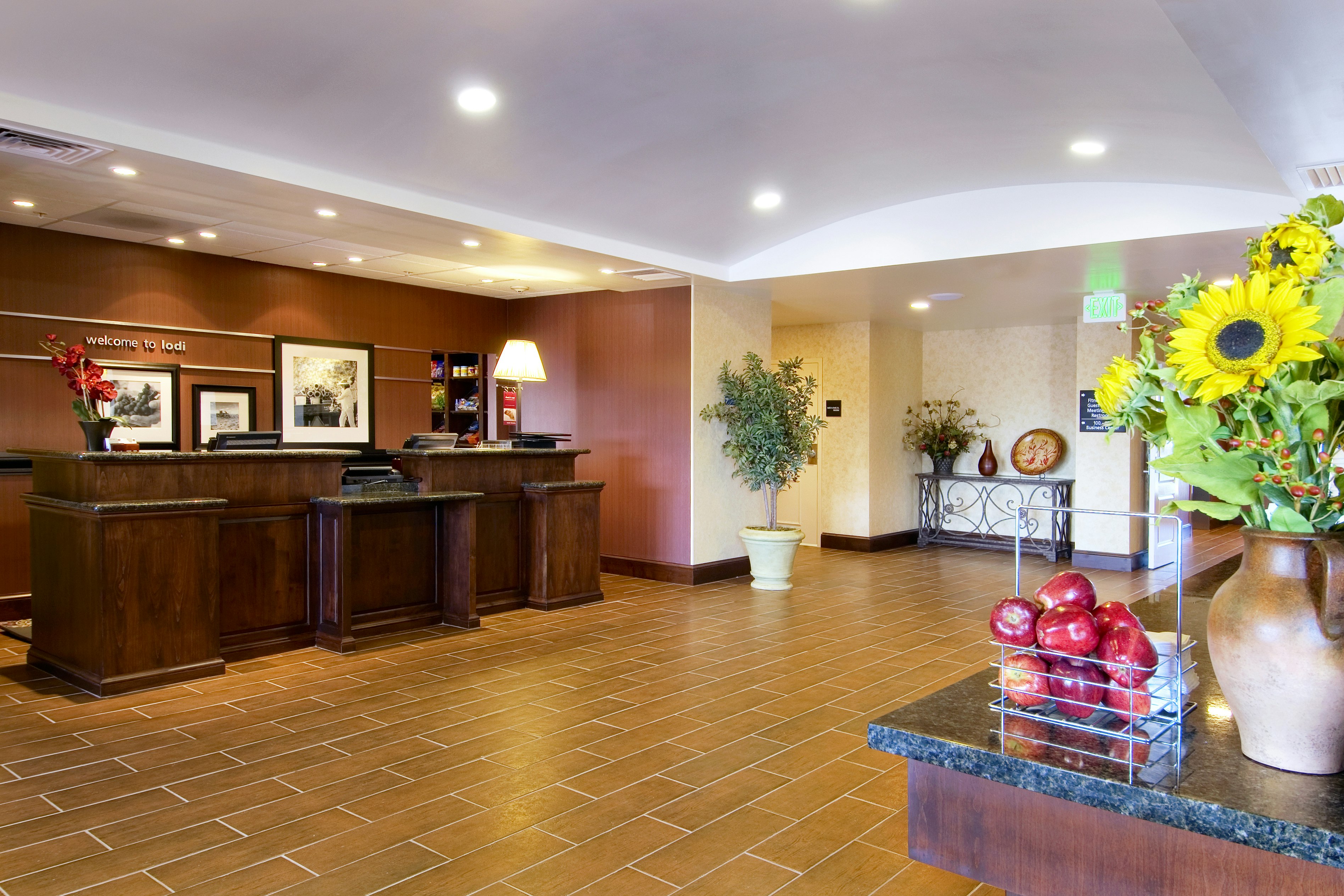 Hampton Inn Suites Lodi 13/65