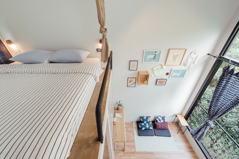 The Yard Hostel 8/50
