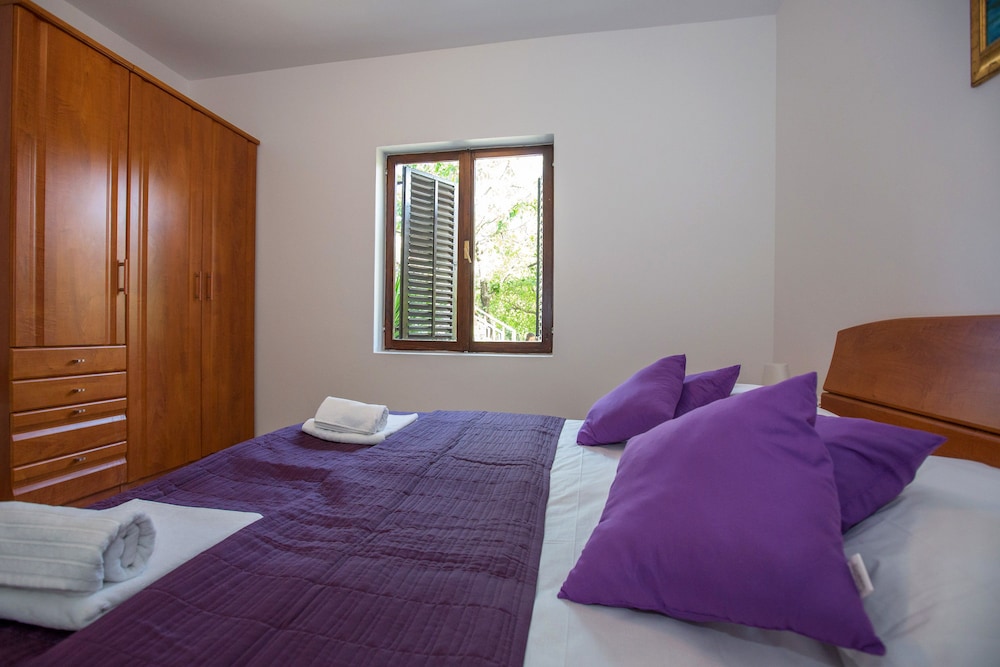 APARTMENTS VILLA ROZA 18/67
