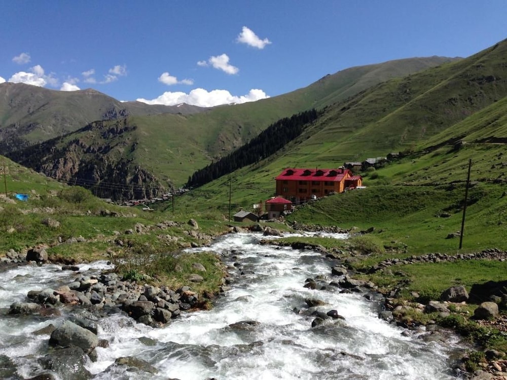 Yedigoller Hotel & Restaurant 37/47