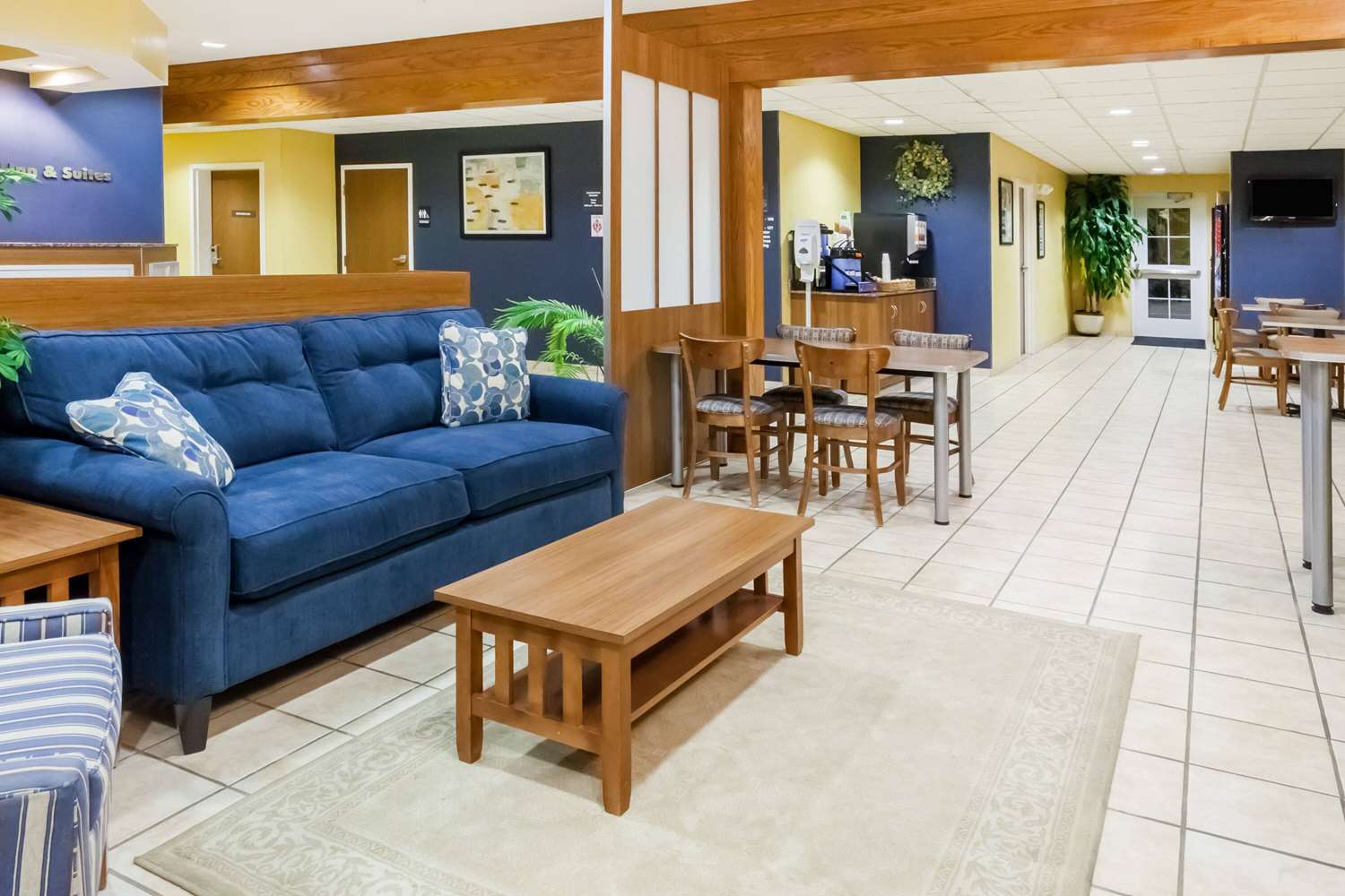 Microtel Inn & Suites By Wyndham Dickson City/Scranton 12/23