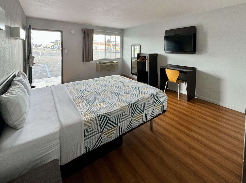 Motel6 Delano, CA 13/38