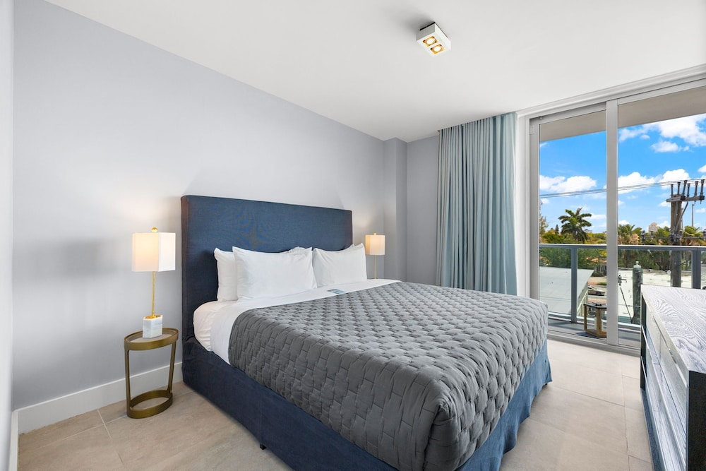 1 BEDROOM, SIGNATURE, SUITE, KING BED