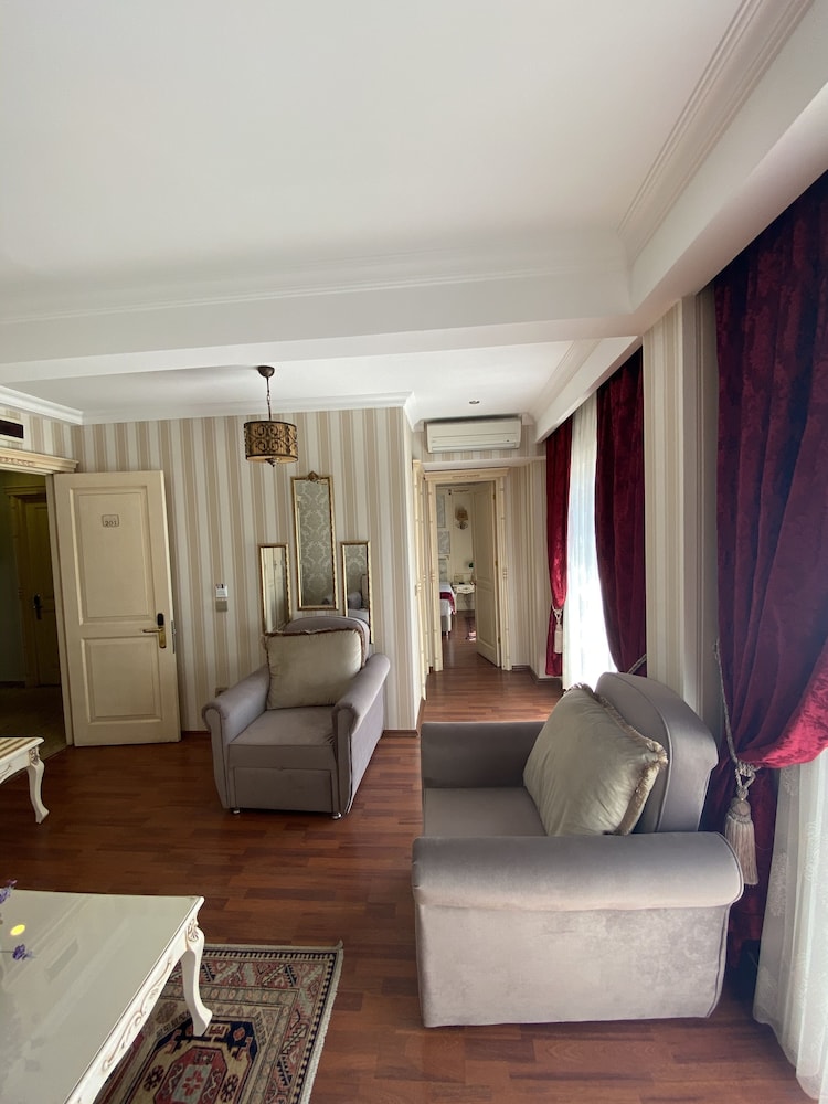 Muyan Suites 41/68