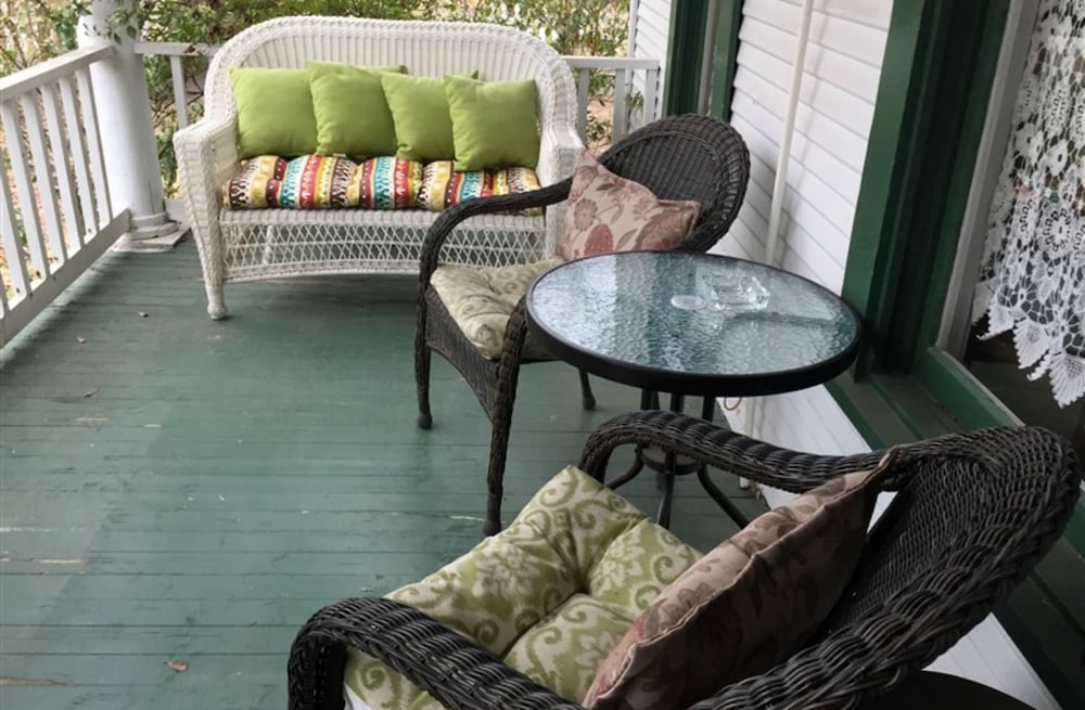 White Oak Manor Bed Breakfast 23/44