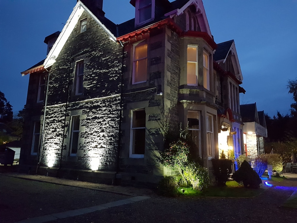 Mcinnes House Hotel 2/35