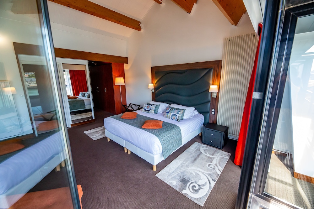 HOTEL LE GRAND PAVOIS 32/87