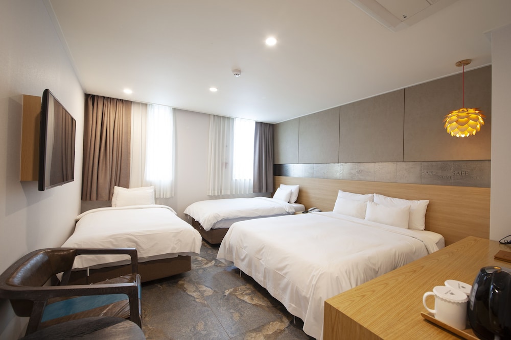 غرفة ديلوكس ثلاثية، Hotel Nafore 2/4