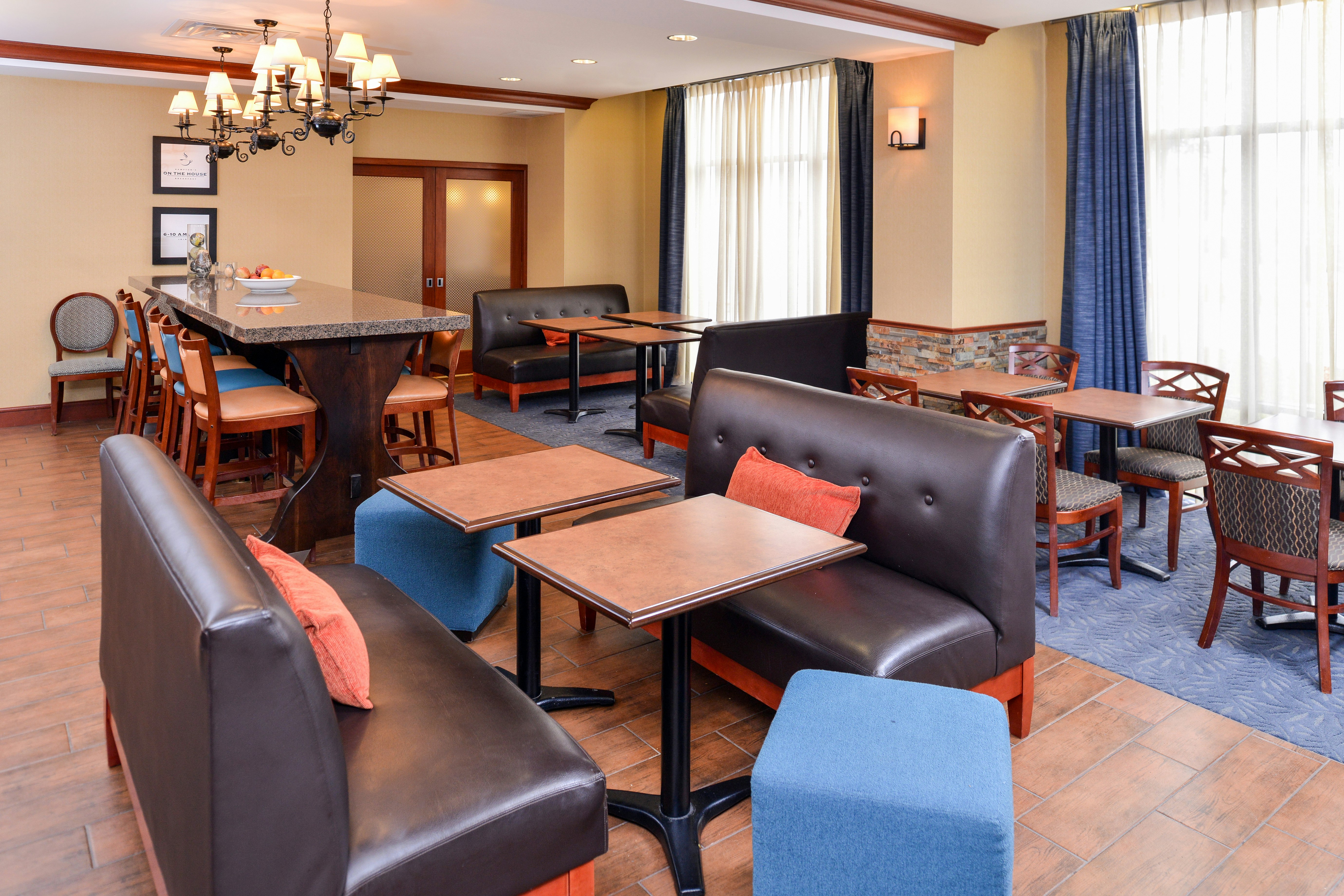 Hampton Inn Evanston 17/23