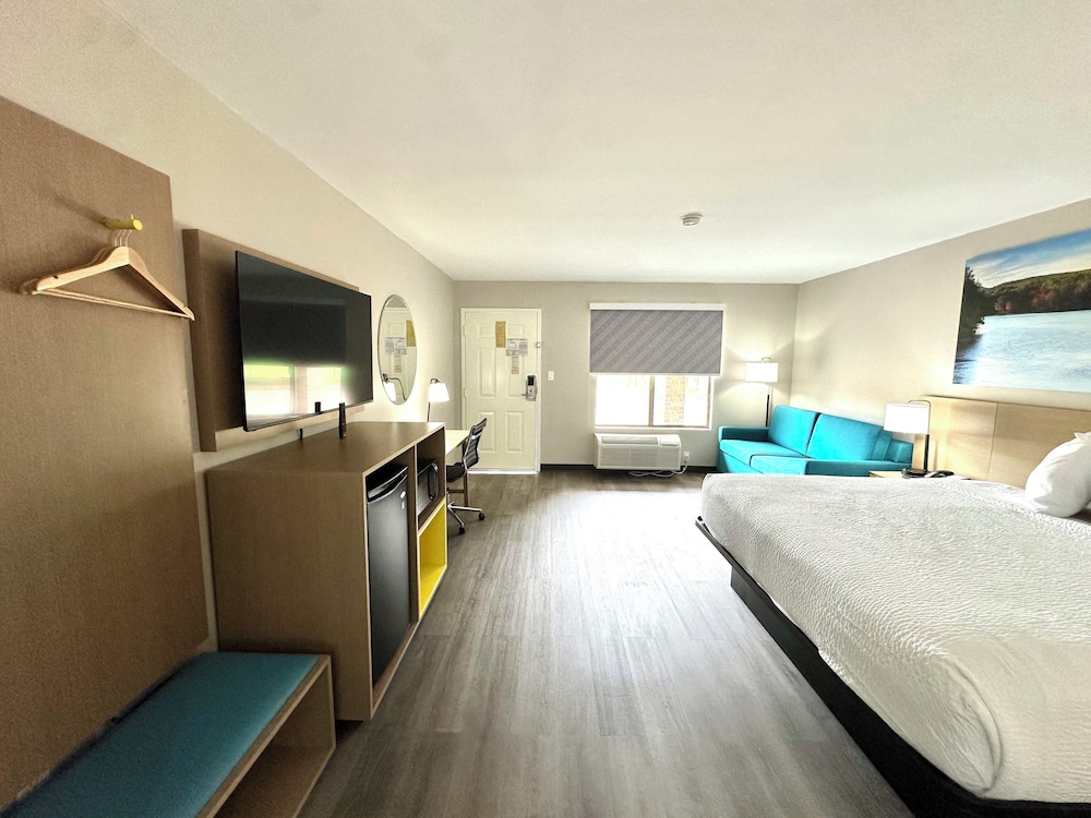 Days Inn & Suites by Wyndham Bossier City 9/50