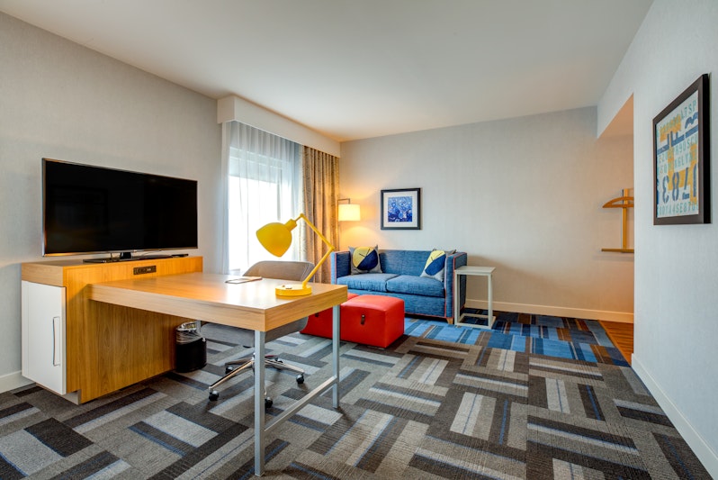 Hampton Inn & Suites Boston/Waltham 14/28