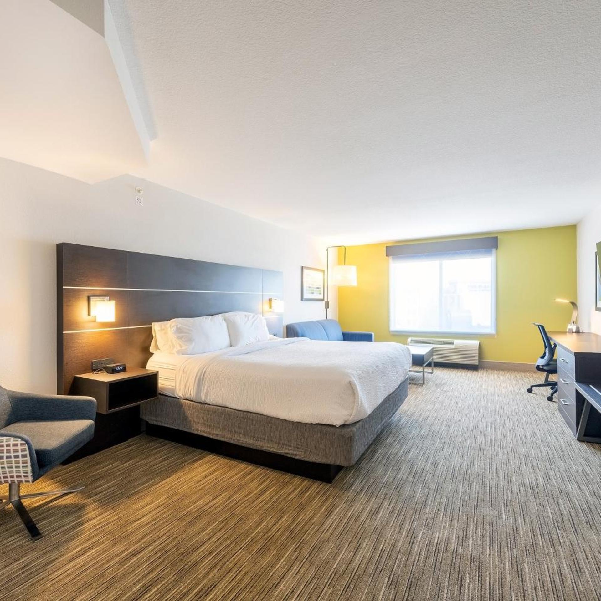 Xtra Space, Standard, King Bed