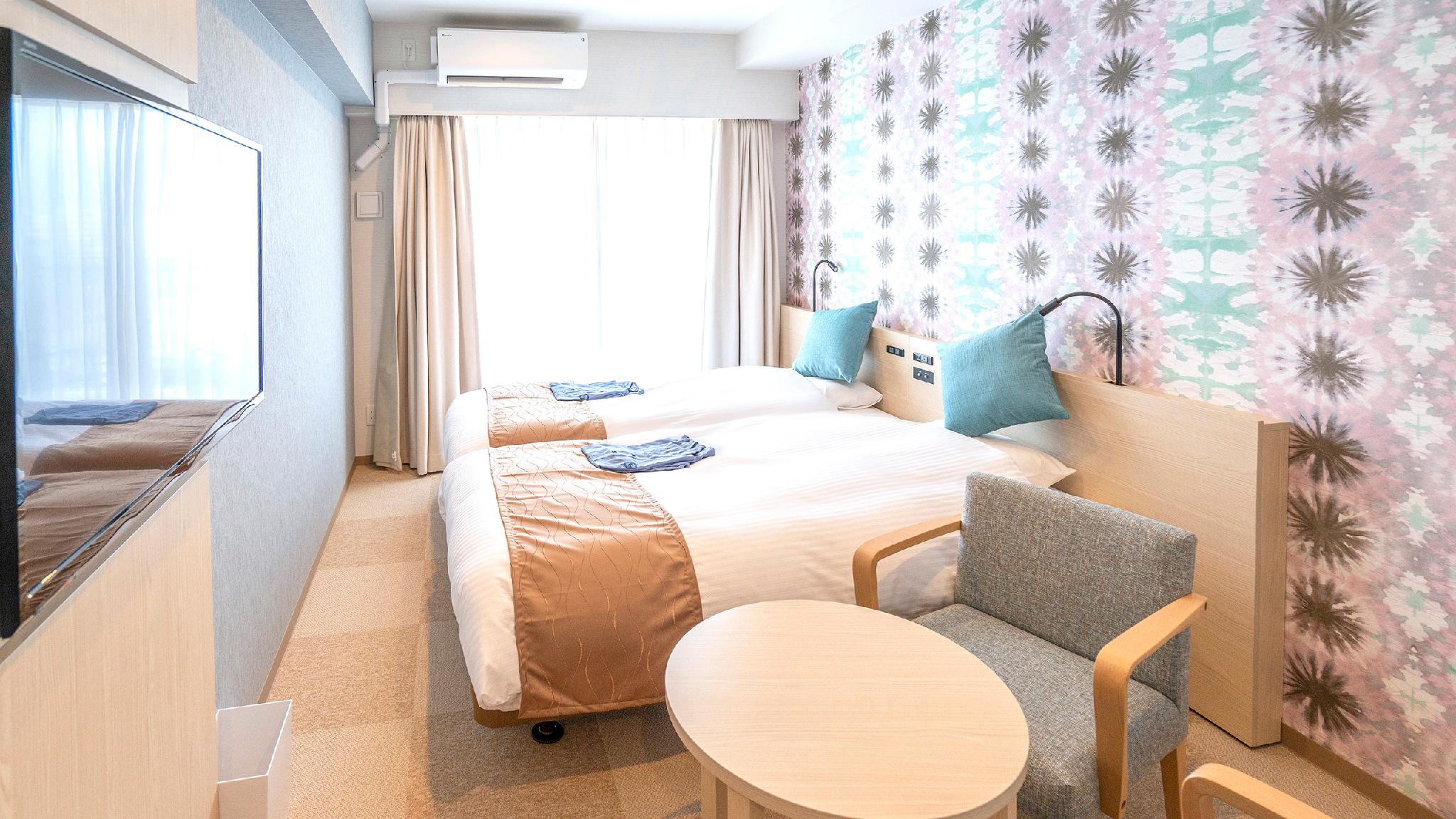 Moderate, Twin Beds, Balcony