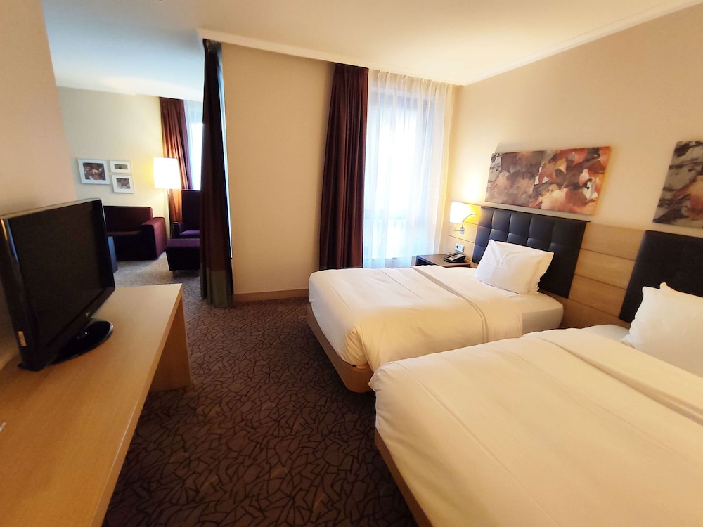 Junior Suite, Twin Beds, City Wing