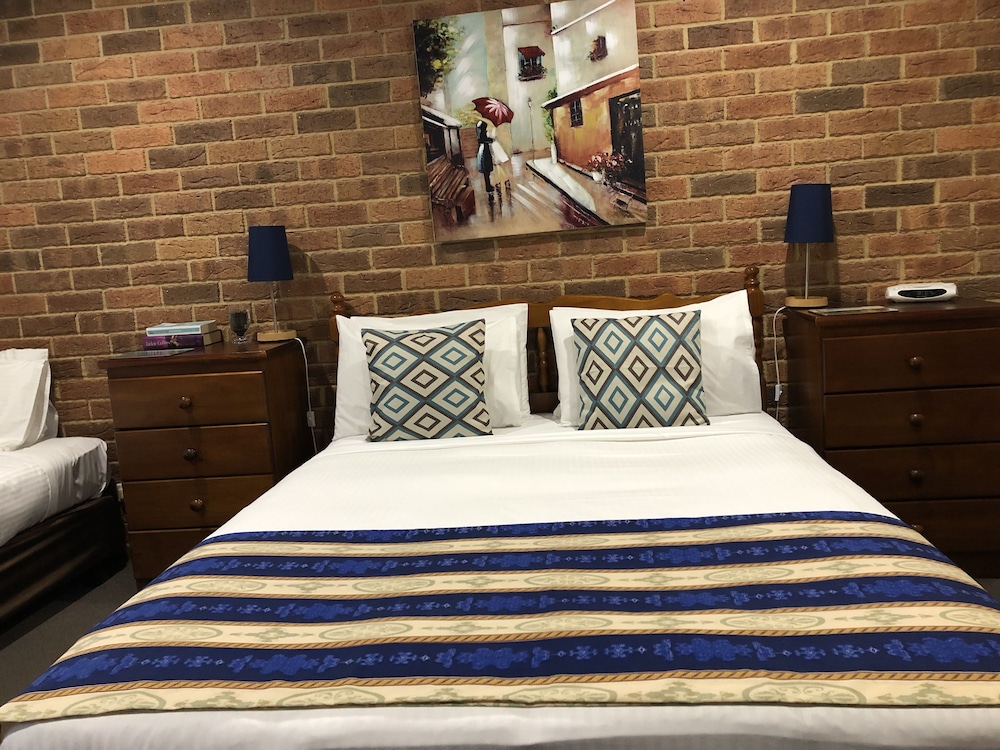 Aussie Rest Motel 34/72