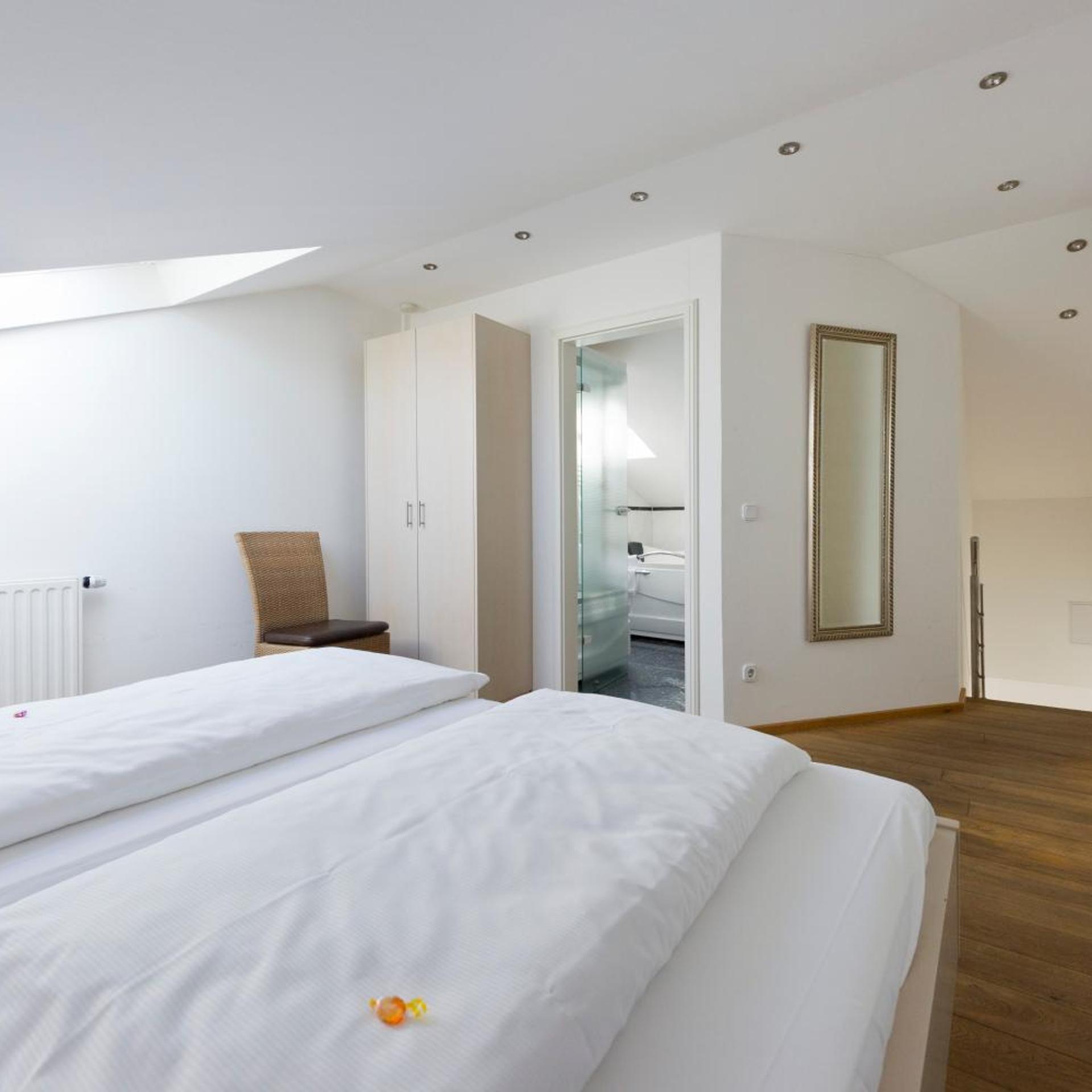 Hotel Papillon 10/50