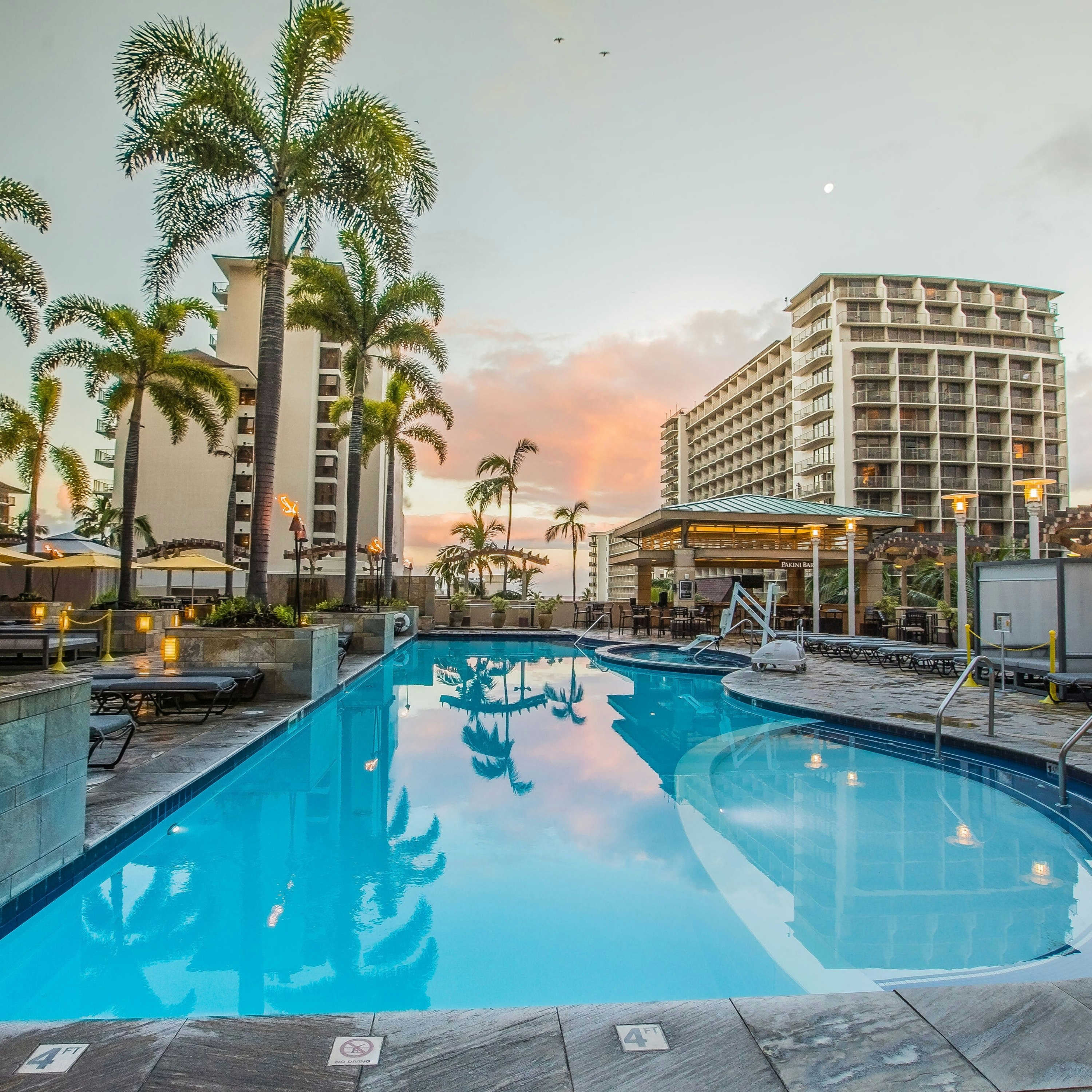 Embassy Suites By Hilton Waikiki Beach Walk 27/42
