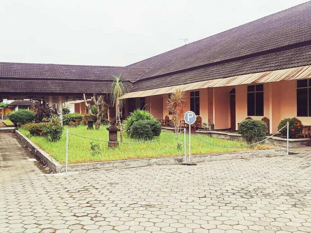 OYO 2495 Hotel Wijaya 48/50