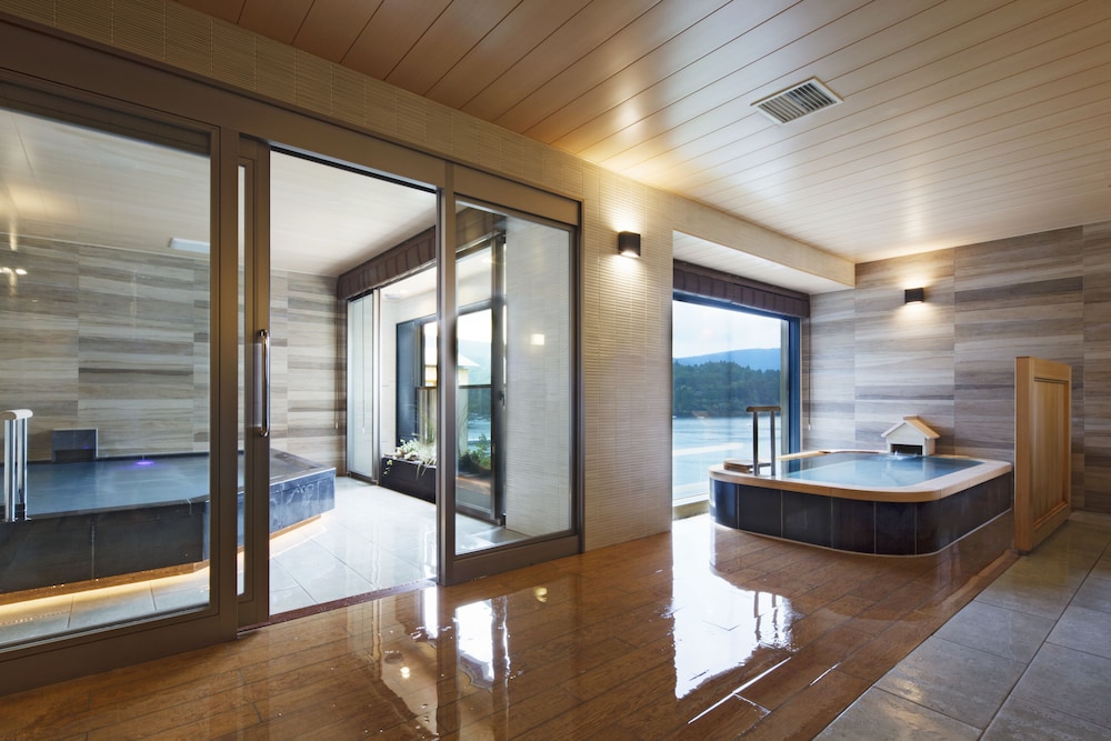 Hakone Hotel 36/72
