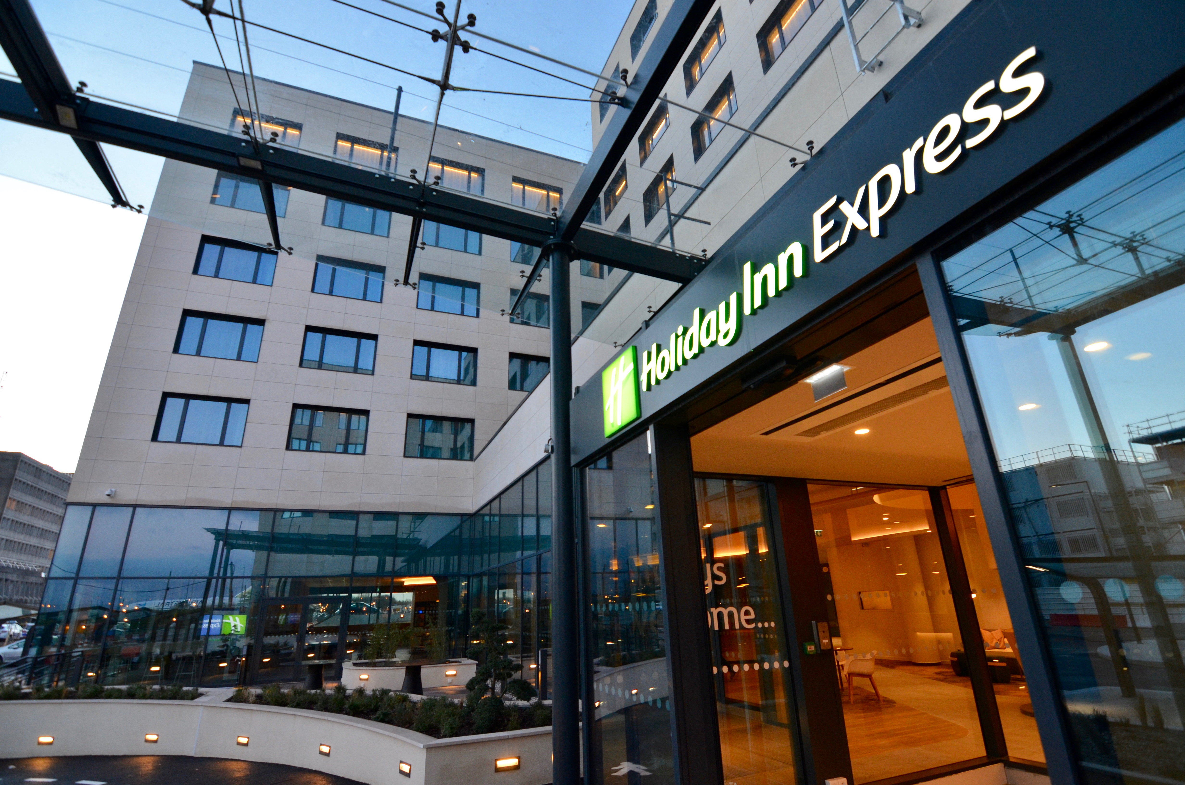 HOLIDAY INN EXPRESS PARIS - CDG AIRPORT 1/70