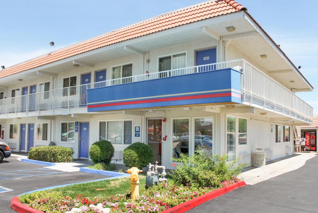 Motel6 Lancaster, CA in LANCASTER - CA