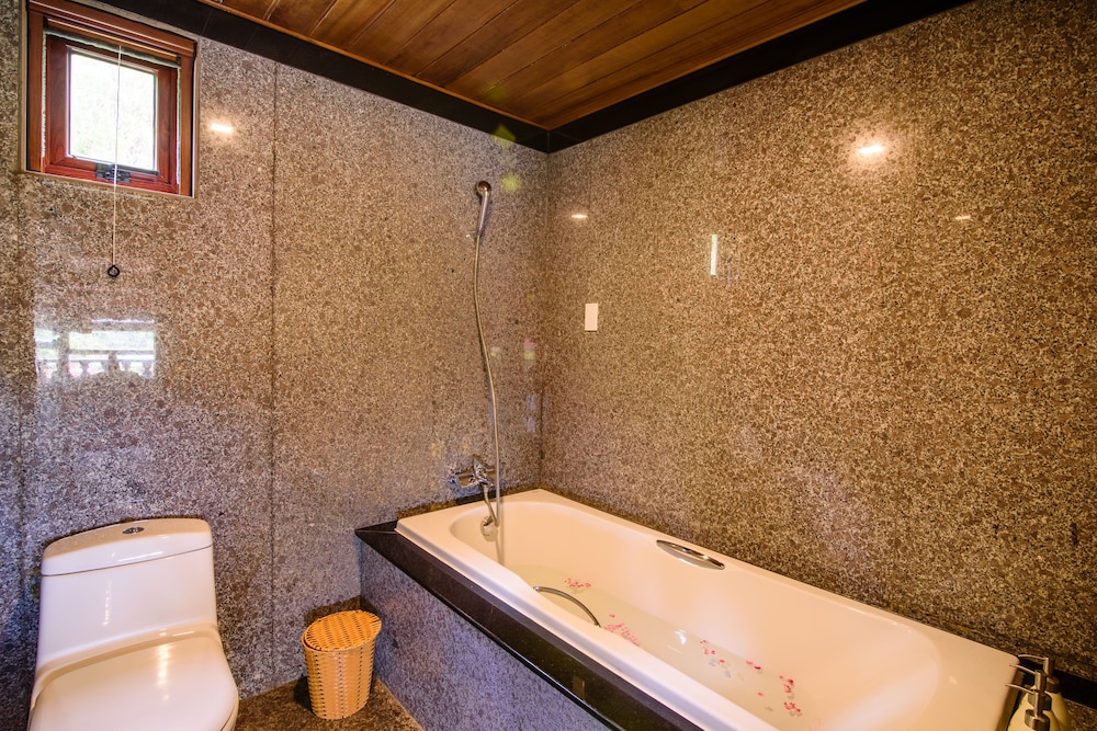 Sankofa Village Hill Resort And Spa 37/41