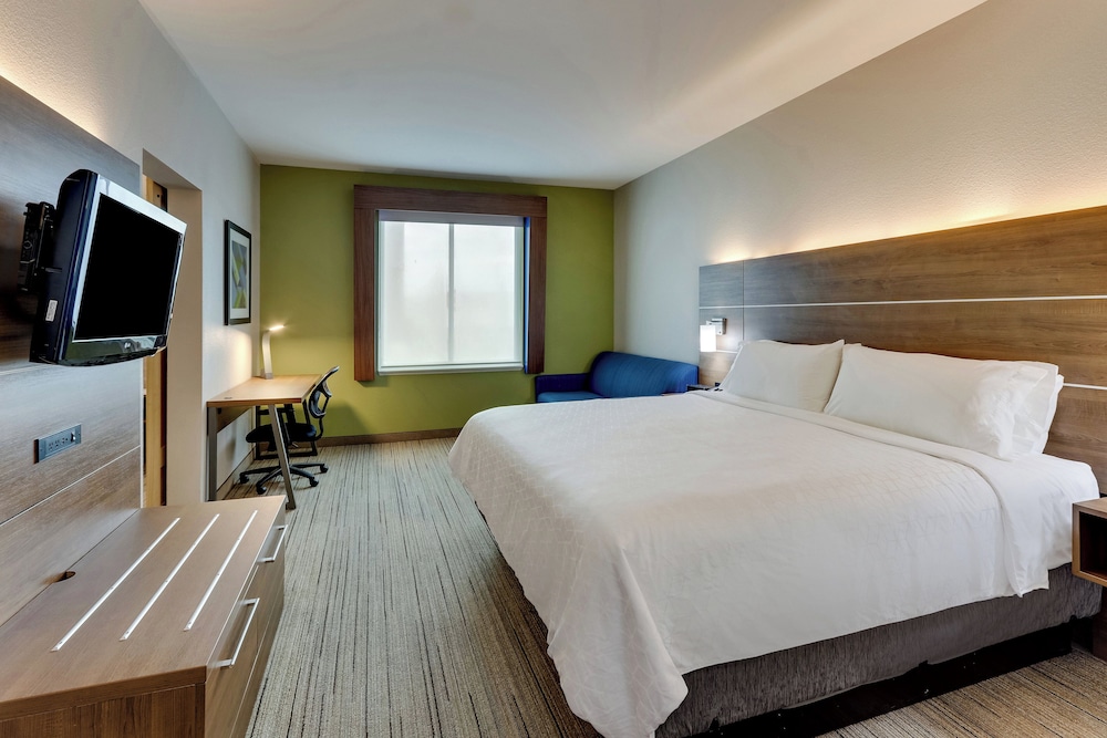 Holiday Inn Express Hotel Suites Waxahachie 37/74
