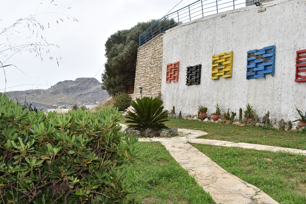 Panorama Studios and Apartments 58/65