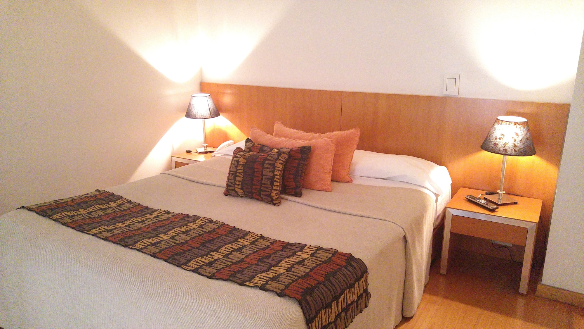 STUDIO, SUITE