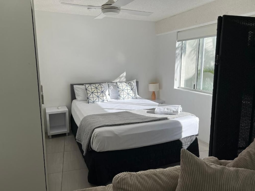 Beachside Mooloolaba 20/59