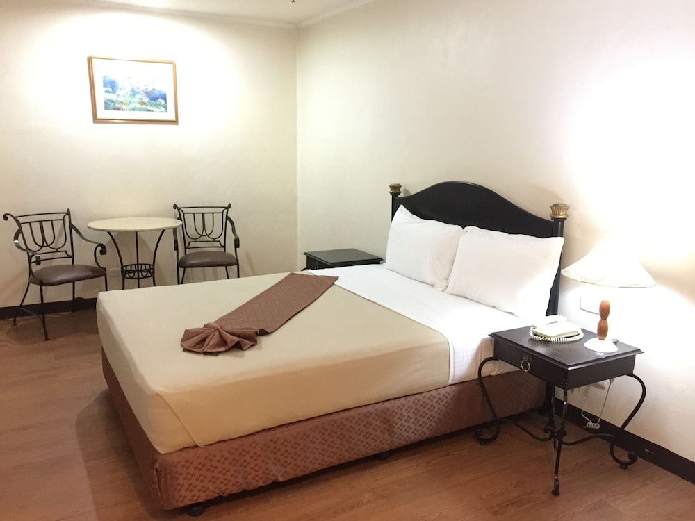 Golden Peak Hotel and Suites powered by Cocotel 33/63