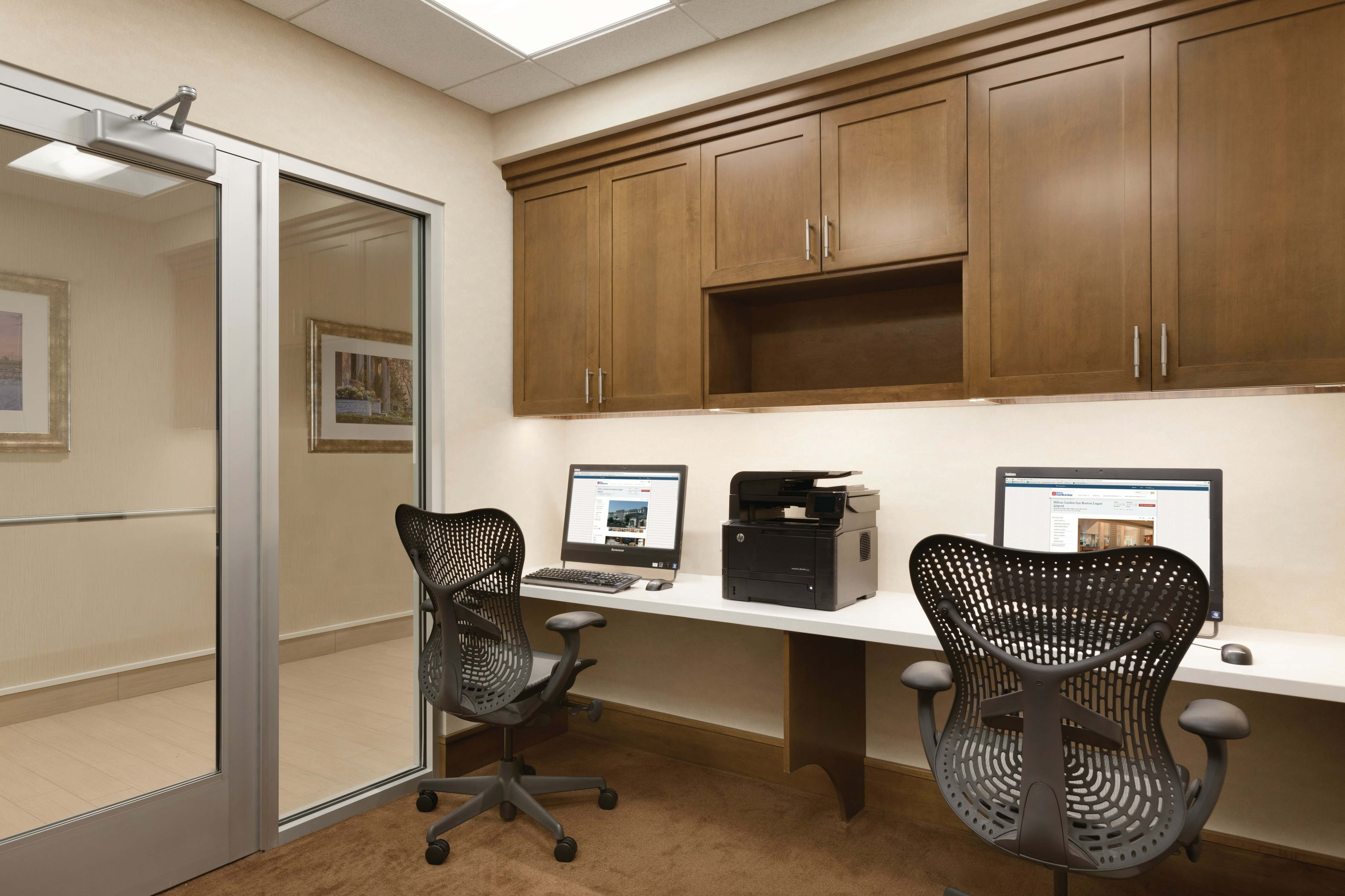 Hilton Garden Inn Boston Logan Airport 35/38