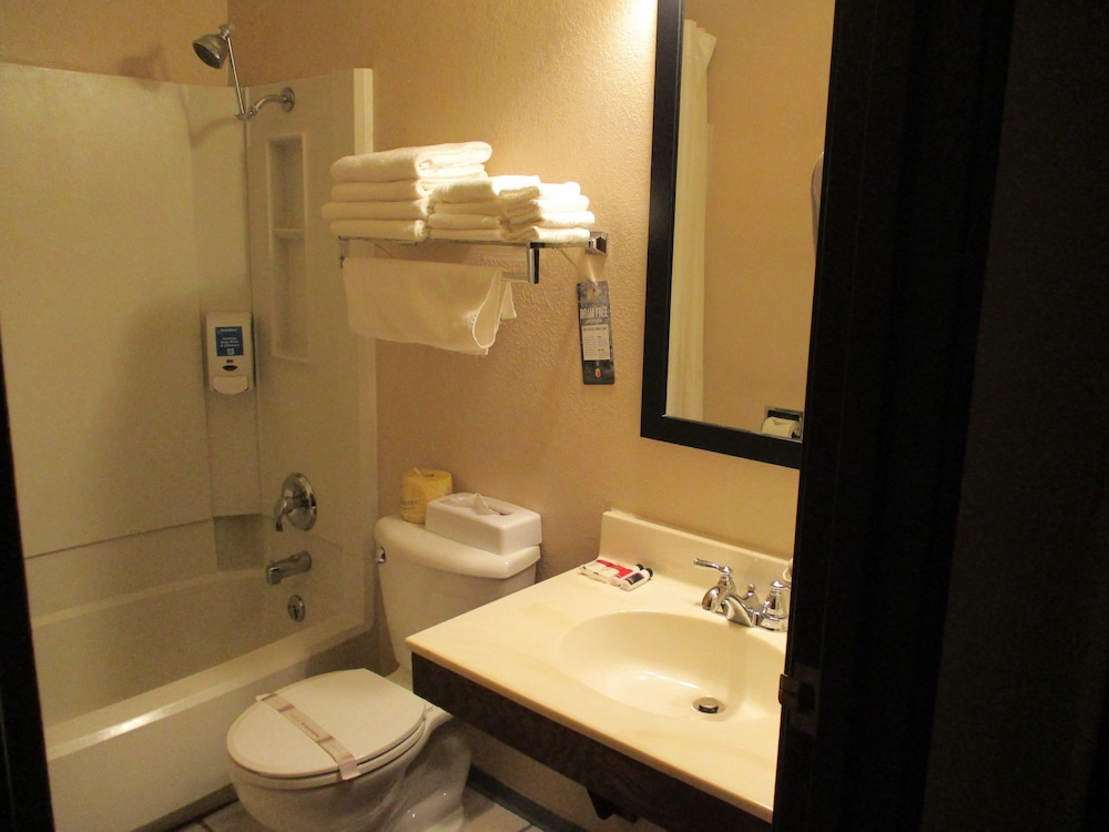 Super 8 By Wyndham Bemidji Mn 10/28
