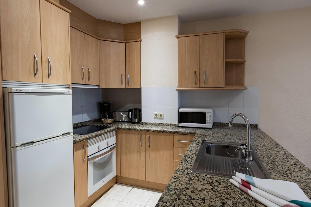 Ramada Hotel and Suites By Wyndham Costa Del Sol 62/75