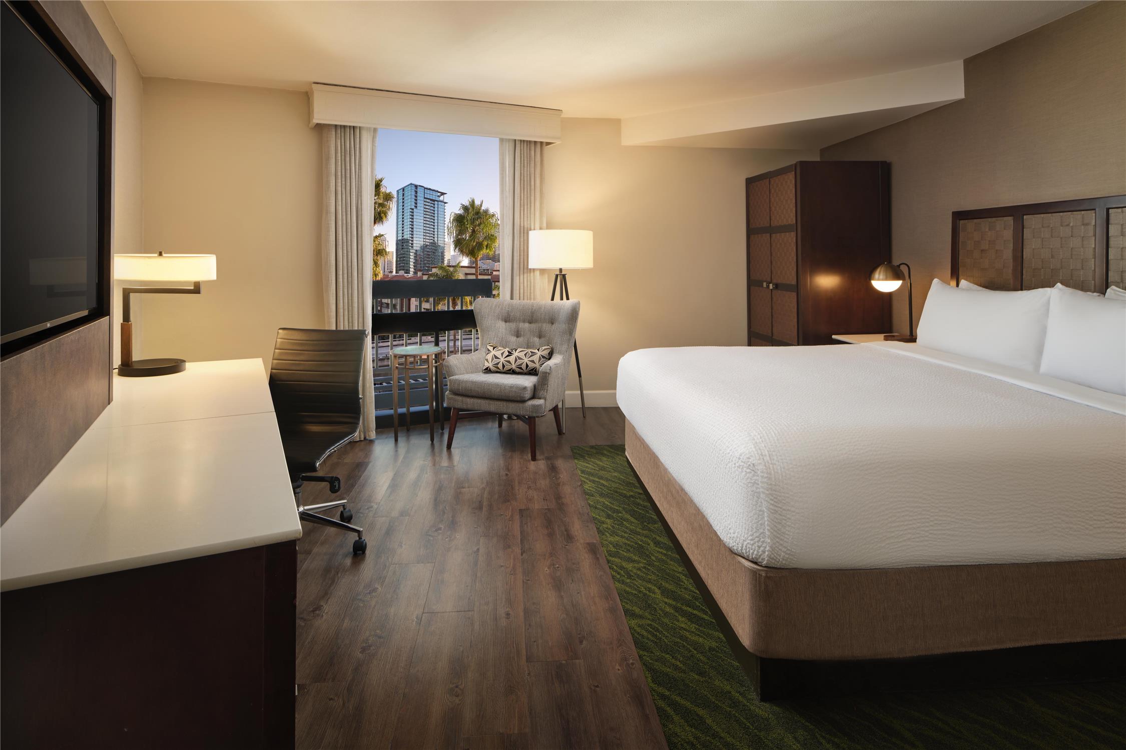 Room, King Bed, Bay View